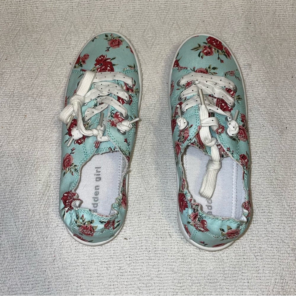 Madden Merisa  Light Blue Floral Elastic Polka Dot Pre-Tied Sneakers Shoes 6 1/2 - Picture 2 of 11